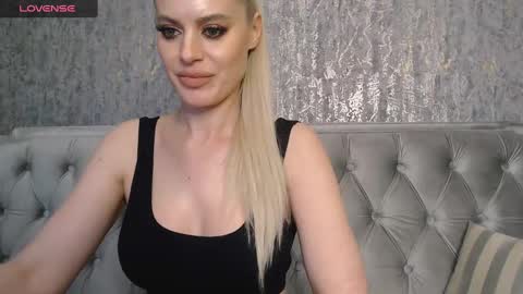 Snapshot of blondiestarxxx chatting on 01.29.25 Helen online show from 01.29.25