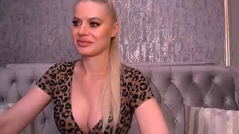 Snapshot of blondiestarxxx chatting on 08.08.26 Helen online show from 08.08.26