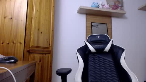 blondyelena online show from 03.17.26