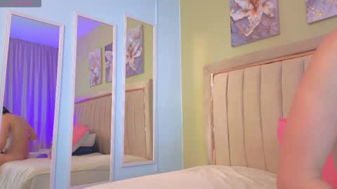 bloom_star01 online show from 10.06.25