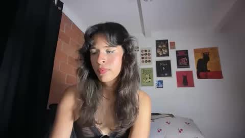 Snapshot of bloomingbella chatting on 10.15.25 Bella Bloom ts online show from 10.15.25
