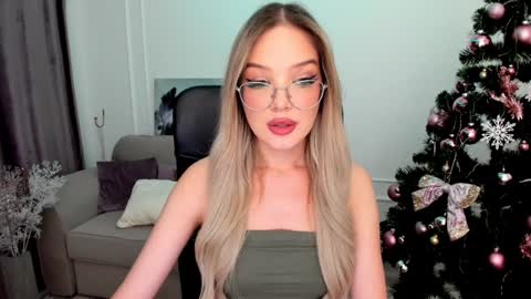 Sophia online show from 01.10.25