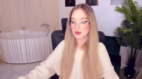 Sophia online show from 02.15.25