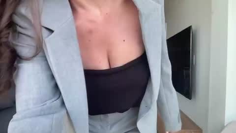 Snapshot of bloomyogi chatting on 06.19.26 Emma Bloom online show from 06.19.26