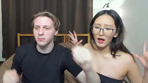 Snapshot of blossomandbee chatting on 02.03.26 Sasha and Maria online show from 02.03.26