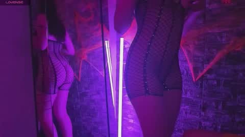 santiylola online show from 10.24.25