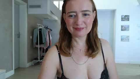 Snapshot of blue_angel_sweet chatting on 06.04.26 blue_angel_sweet online show from 06.04.26