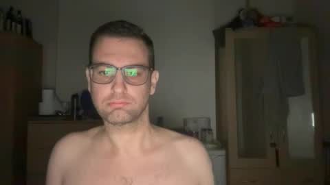 Snapshot of blue_eyes_85 chatting on 12.22.24 blue_eyes_85 online show from 12.22.24