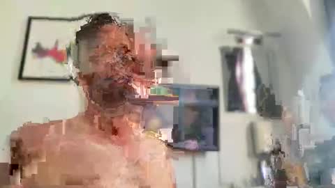 Snapshot of blue_eyes_85 chatting on 04.09.26 blue_eyes_85 online show from 04.09.26