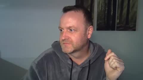 Snapshot of blue_eyes_paul chatting on 04.05.26 blue_eyes_paul online show from 04.05.26