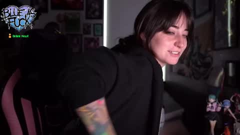 Blue online show from 10.03.25