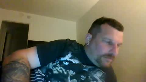 Snapshot of bluedemoneyes1986 chatting on 09.17.25 bluedemoneyes1986 online show from 09.17.25