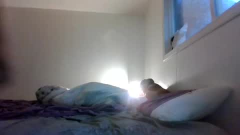 Snapshot of bluedemoneyes1986 chatting on 09.24.25 bluedemoneyes1986 online show from 09.24.25