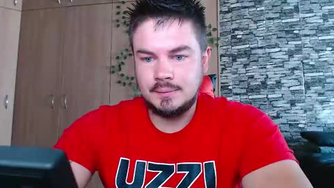 Snapshot of blueeyeboy0 chatting on 10.31.25 blueeyeboy0 online show from 10.31.25