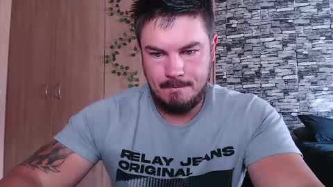 Snapshot of blueeyeboy0 chatting on 11.03.25 blueeyeboy0 online show from 11.03.25