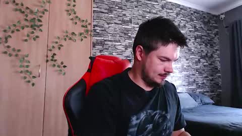 Snapshot of blueeyeboy0 chatting on 11.04.25 blueeyeboy0 online show from 11.04.25