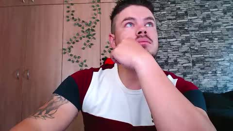 Snapshot of blueeyeboy0 chatting on 11.12.25 blueeyeboy0 online show from 11.12.25