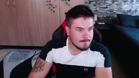 blueeyeboy0 online show from 11.20.25