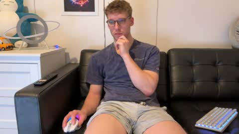 blueeyedtallguy online show from 01.12.25