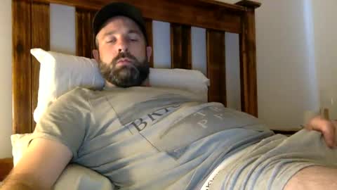 Snapshot of blueeyes705 chatting on 01.01.25 blueeyes705 online show from 01.01.25