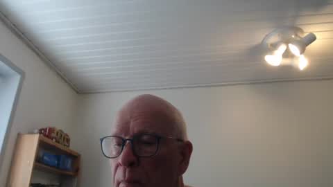 Snapshot of blueeyesn8 chatting on 02.06.25 blueeyesn8 online show from 02.06.25