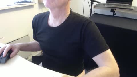 Snapshot of blueeyesn8 chatting on 10.10.25 blueeyesn8 online show from 10.10.25