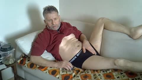 Snapshot of bluehot59 chatting on 10.19.25 blue online show from 10.19.25