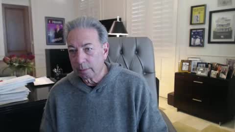 Snapshot of blueisles chatting on 12.31.24 blueisles online show from 12.31.24