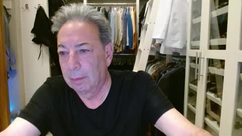 Snapshot of blueisles chatting on 01.04.25 blueisles online show from 01.04.25