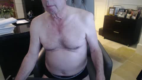 Snapshot of blueisles chatting on 01.08.25 blueisles online show from 01.08.25