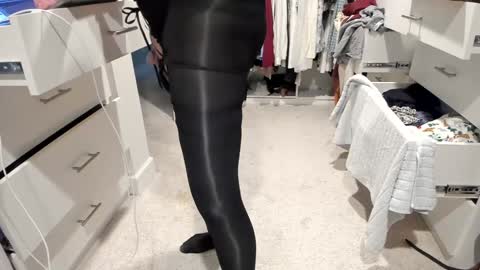 Snapshot of bluekenyi88 chatting on 02.26.25 Blue Kenyi online show from 02.26.25