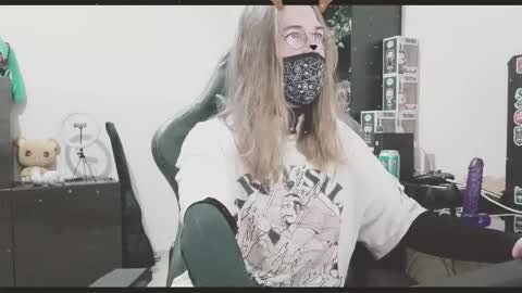 Snapshot of bluespanking chatting on 12.17.25 Blue online show from 12.17.25