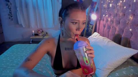 Snapshot of blumasweet chatting on 01.02.25 Bluma Sweet online show from 01.02.25