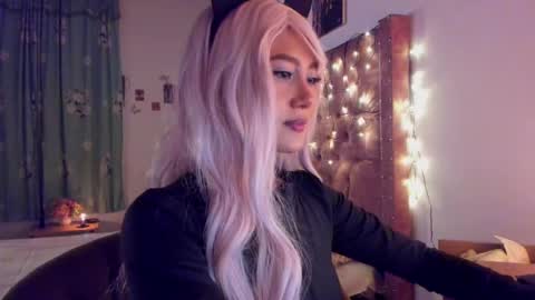 Snapshot of blumasweet chatting on 02.14.25 Bluma Sweet online show from 02.14.25