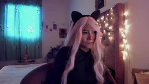 Snapshot of blumasweet chatting on 02.14.25 Bluma Sweet online show from 02.14.25