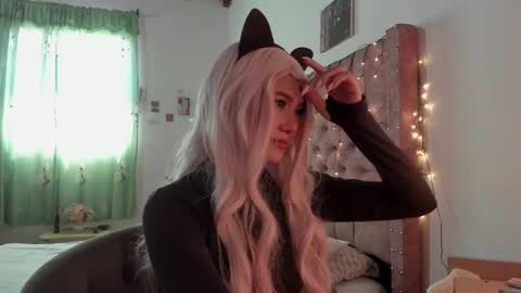 Snapshot of blumasweet chatting on 02.14.25 Bluma Sweet online show from 02.14.25