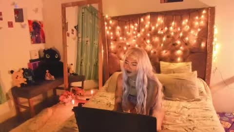 Snapshot of blumasweet chatting on 03.06.25 Bluma Sweet online show from 03.06.25