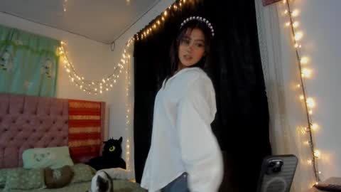 Snapshot of blumasweet chatting on 09.28.25 Bluma Sweet online show from 09.28.25