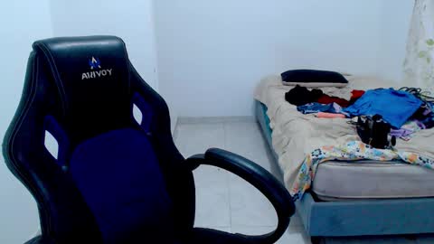  Hey guysI am BrendaWelcome my room online show from 01.12.26