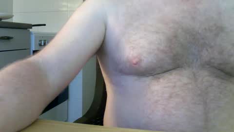 Snapshot of blundernew chatting on 01.01.25 blundernew online show from 01.01.25