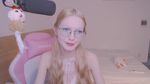Snapshot of blush_alert chatting on 06.16.26 Diana online show from 06.16.26
