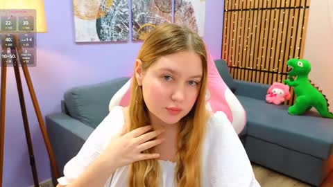 Ellie3 online show from 02.10.25