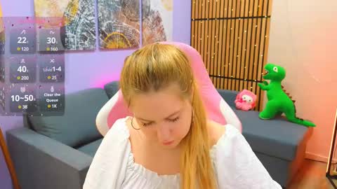 Ellie3 online show from 02.12.25