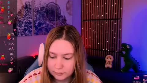 Snapshot of blush_ellie chatting on 10.26.25 Ellie3 online show from 10.26.25