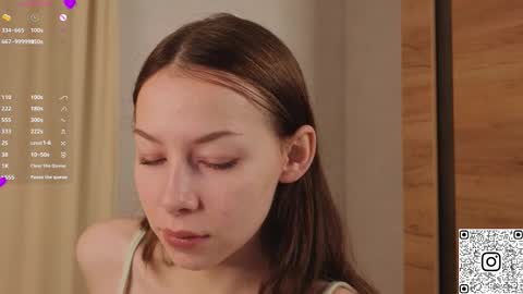 Snapshot of blushinbloom chatting on 10.18.25 Dolores online show from 10.18.25