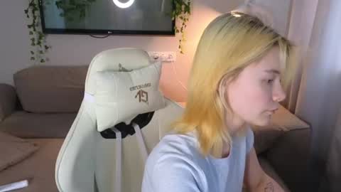 Snapshot of blvckmilk chatting on 07.14.26 Alice and David online show from 07.14.26