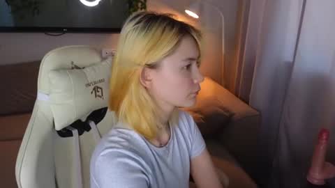 Snapshot of blvckmilk chatting on 07.15.26 Alice and David online show from 07.15.26