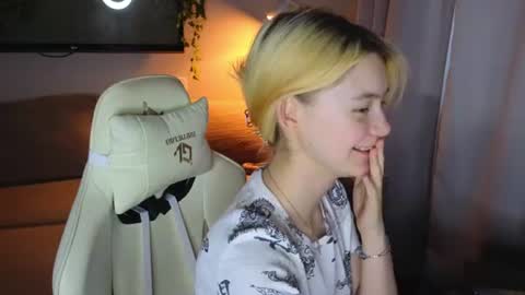 Snapshot of blvckmilk chatting on 07.24.26 Alice and David online show from 07.24.26