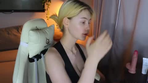 Snapshot of blvckmilk chatting on 07.28.26 Alice and David online show from 07.28.26