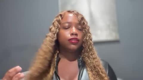 Snapshot of bnwo_goddess chatting on 10.29.25 online show from 10.29.25